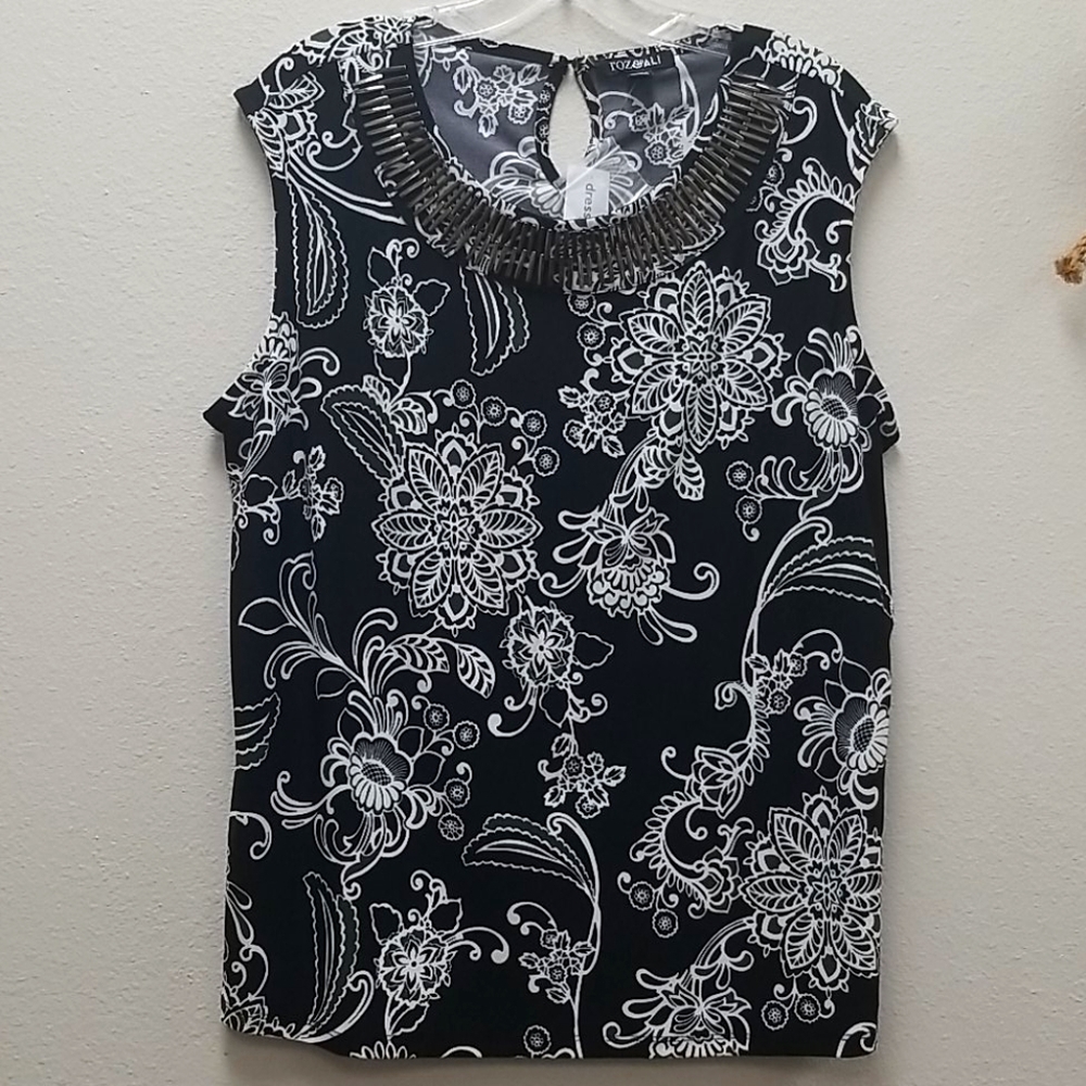 NWT 1X Roz & Ali sleeveless top